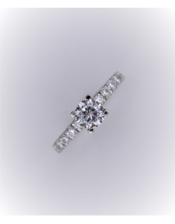 ANELLO SOLITARIO IN ORO BIANCO CON DIAMANTI NATURALI 1.60 CARATI