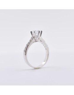 ANELLO SOLITARIO IN ORO BIANCO CON DIAMANTI NATURALI 1.36 CARATI