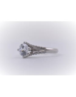 ANELLO SOLITARIO IN ORO BIANCO CON DIAMANTI NATURALI 1.36 CARATI