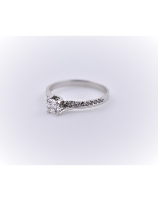 ANELLO SOLITARIO IN ORO BIANCO CON DIAMANTI NATURALI 0.66 CARATI