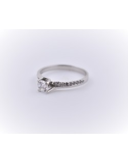 ANELLO SOLITARIO IN ORO BIANCO CON DIAMANTI NATURALI 0.66 CARATI