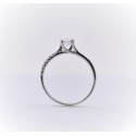 ANELLO SOLITARIO IN ORO BIANCO CON DIAMANTI NATURALI 0.66 CARATI