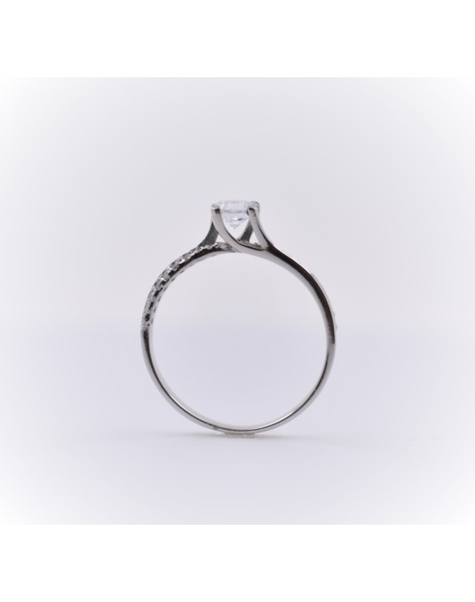 ANELLO SOLITARIO IN ORO BIANCO CON DIAMANTI NATURALI 0.66 CARATI