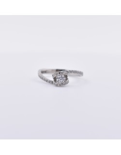 ANELLO SOLITARIO IN ORO BIANCO CON DIAMANTI NATURALI 0.50 CARATI