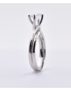 ANELLO SOLITARIO IN ORO BIANCO 18 K CON DIAMANTE NATURALE CERTIFICATO DGC