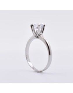 ANELLO SOLITARIO IN ORO BIANCO 18 K CON DIAMANTE NATURALE CERTIFICATO DGC