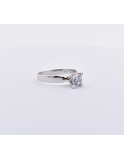 ANELLO SOLITARIO IN ORO BIANCO 18 K CON DIAMANTE NATURALE CERTIFICATO DGC