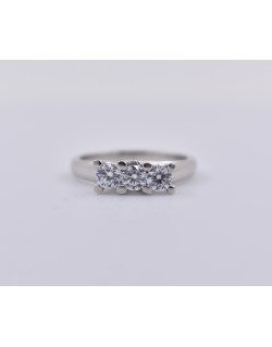 ANELLO TRILOGY IN ORO BIANCO 18 K CON DIAMANTI NATURALI E VVS