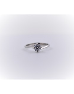 ANELLO SOLITARIO IN ORO BIANCO 18 K CON DIAMANTE NATURALE CERTIFICATO DGC