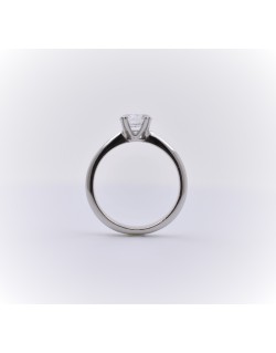 ANELLO SOLITARIO IN ORO BIANCO 18 K CON DIAMANTE NATURALE CERTIFICATO DGC