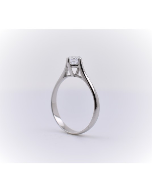 ANELLO SOLITARIO IN ORO BIANCO 18 K CON DIAMANTE NATURALE CERTIFICATO DGC