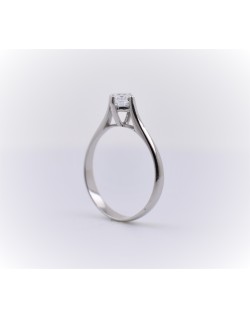 ANELLO SOLITARIO IN ORO BIANCO 18 K CON DIAMANTE NATURALE CERTIFICATO DGC