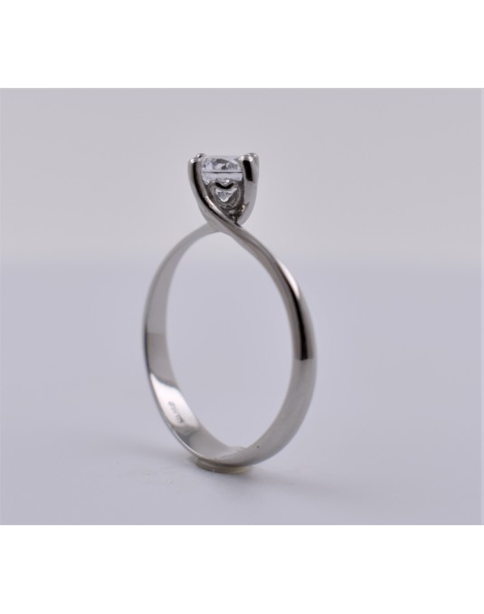 ANELLO SOLITARIO IN ORO BIANCO 18 K CON DIAMANTE NATURALE CERTIFICATO DGC