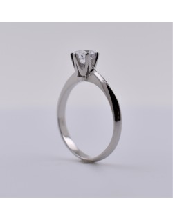 ANELLO SOLITARIO IN ORO BIANCO 18 K CON DIAMANTE NATURALE CERTIFICATO DGC