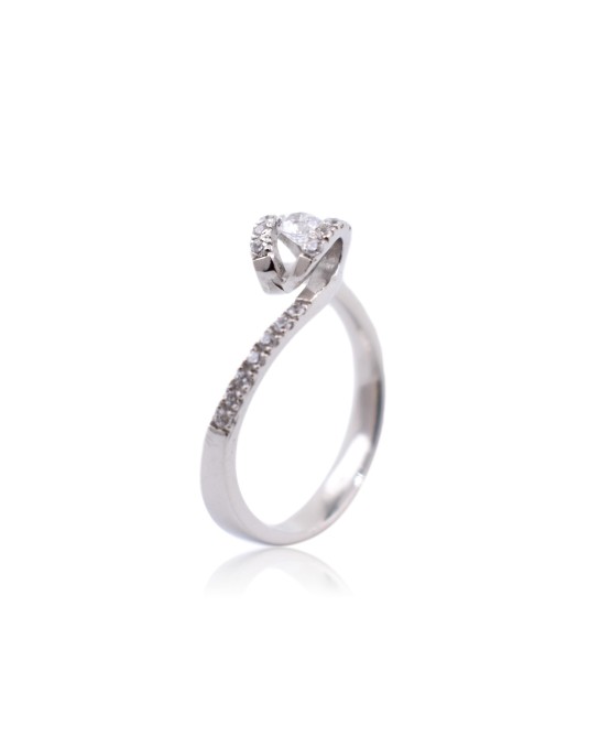 ANELLO SOLITARIO IN ORO BIANCO CON DIAMANTI NATURALI 0.50 CARATI