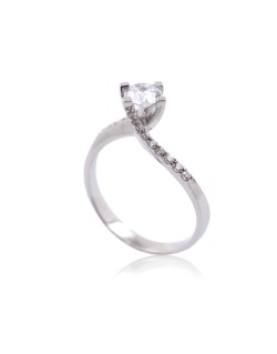 ANELLO SOLITARIO IN ORO BIANCO CON DIAMANTI NATURALI 0.68 CARATI