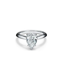 Anello Con Diamante Taglio Pear in Platino