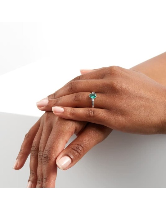 Anello Elegante con Smeraldo in Oro Bianco