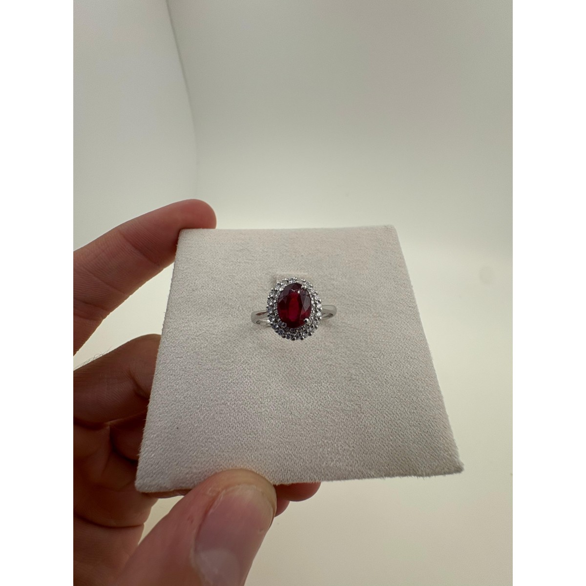 Anello Regina di Fuoco con Rubino Naturale e Diamanti SG93273