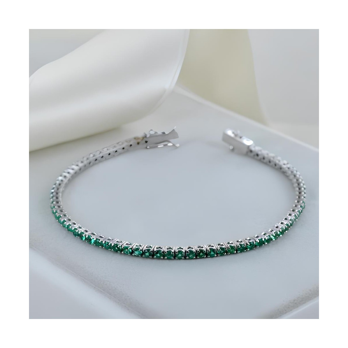 Bracciale Tennis Oro Bianco 18k con Smeraldi Naturali SG41702
