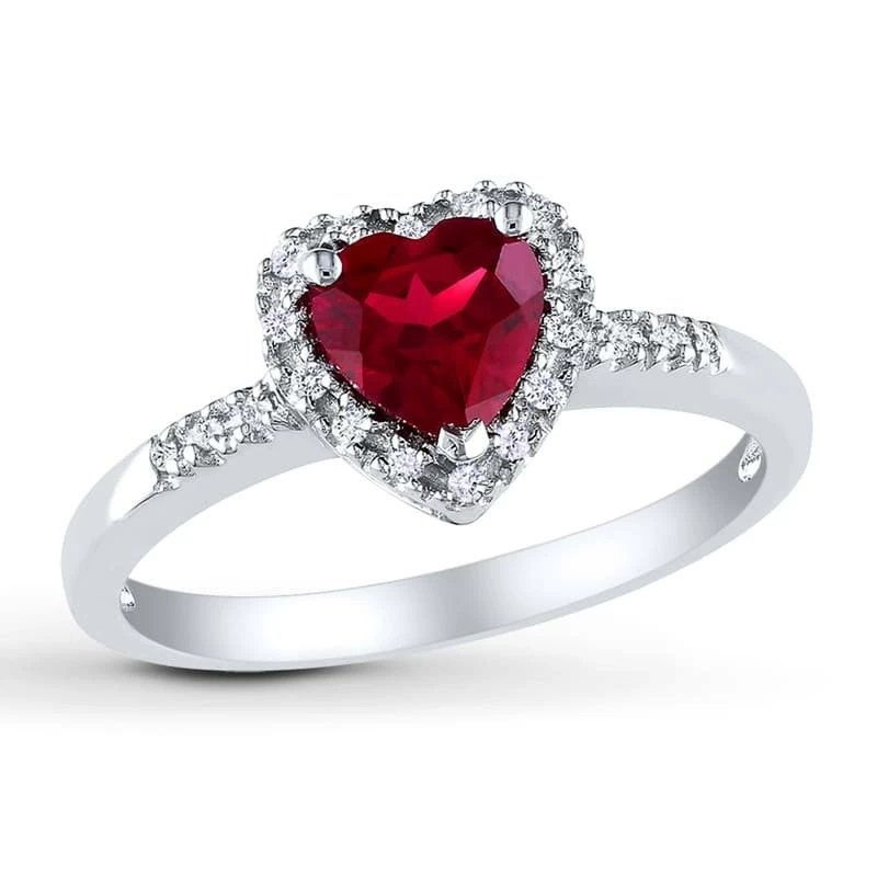 Anello particolare con rubino